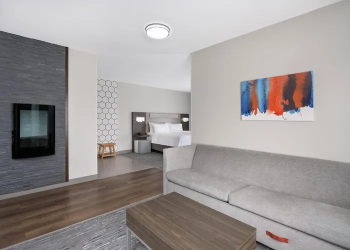 Holiday Inn Express & Suites Belgrade