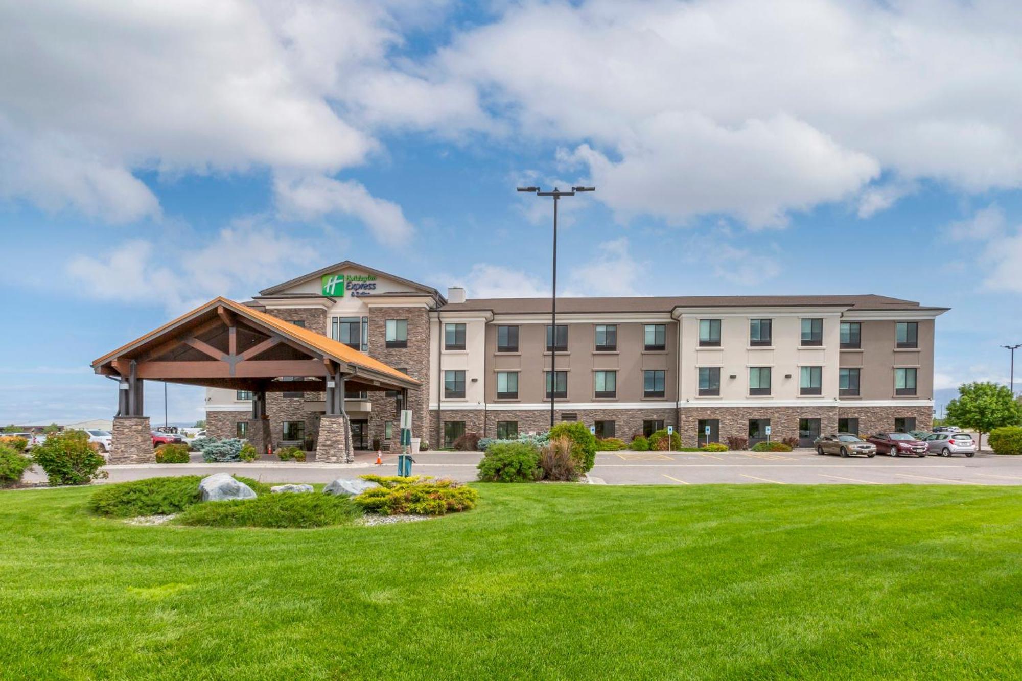 Express Belgrade-bozeman Area By Ihg Hotel 2*