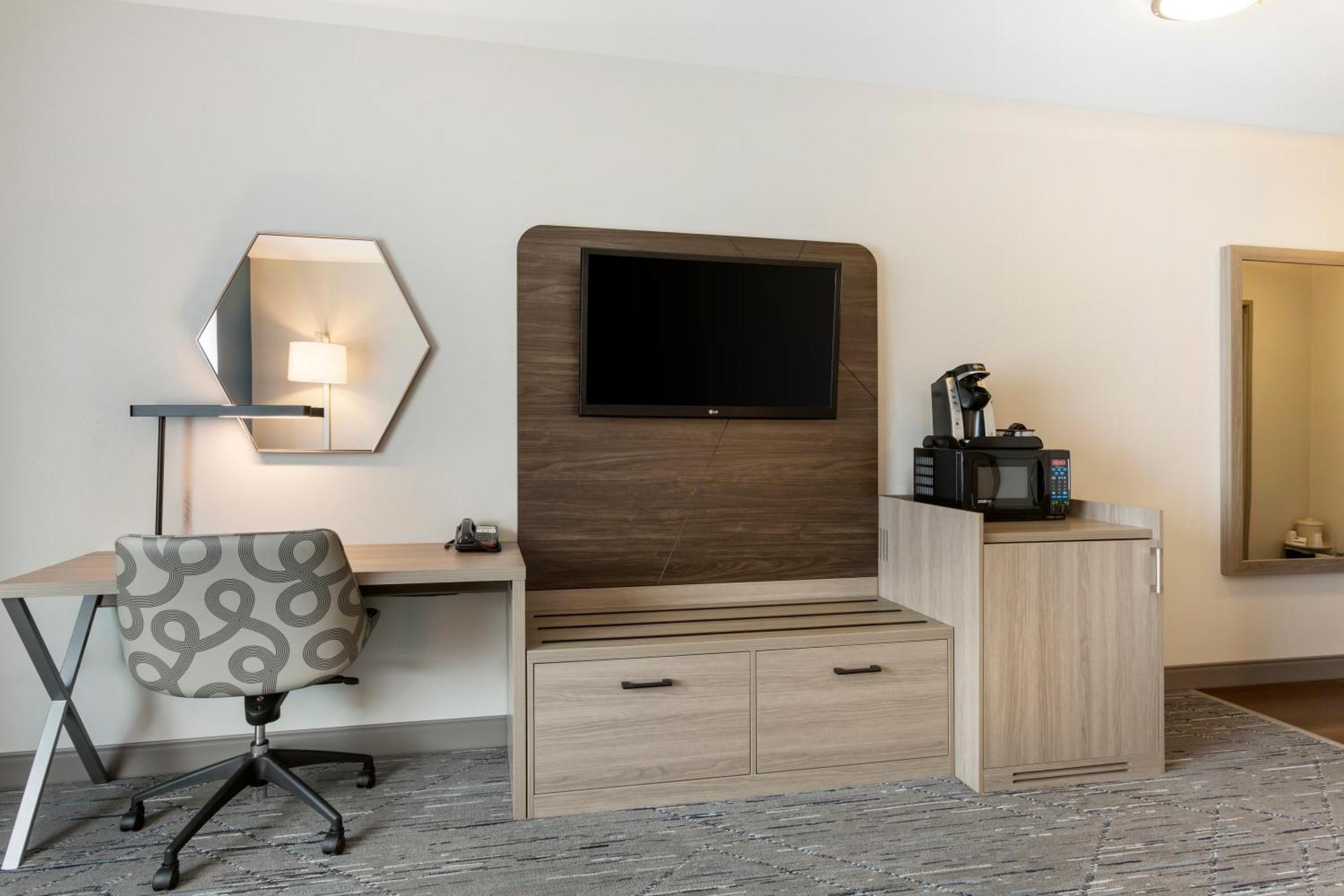 Hotel Express Belgrade-bozeman Area By Ihg Belgrade
